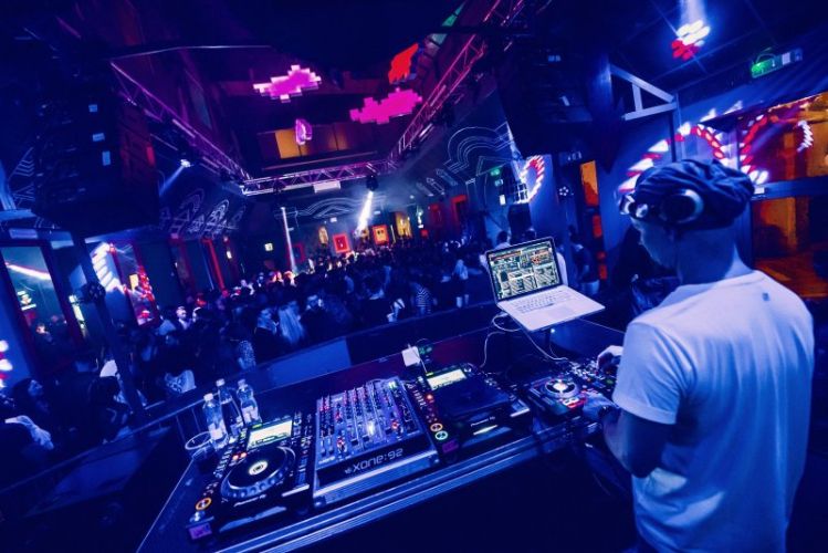 instant-gallery-800x534