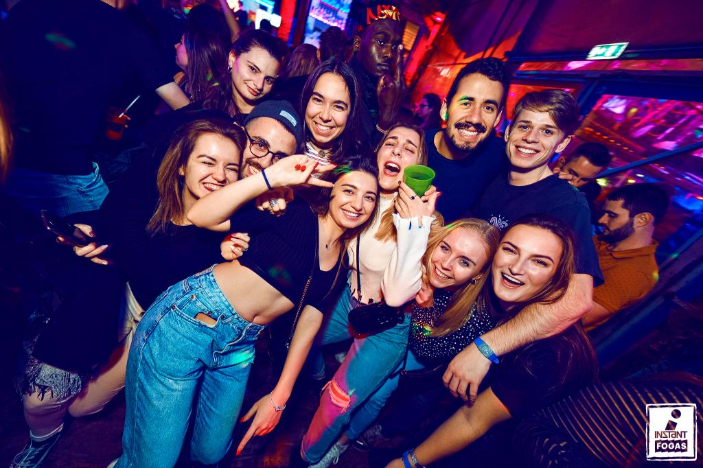 Party képek 2022.01.15. | Instant