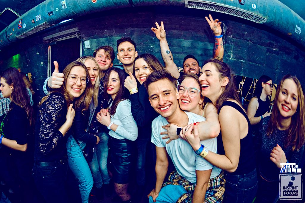 Party képek 2022.02.18. | Instant