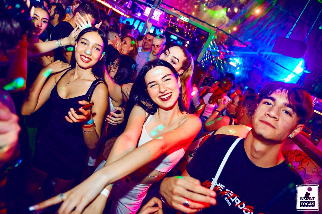 Party képek 2022.06.23. | Instant