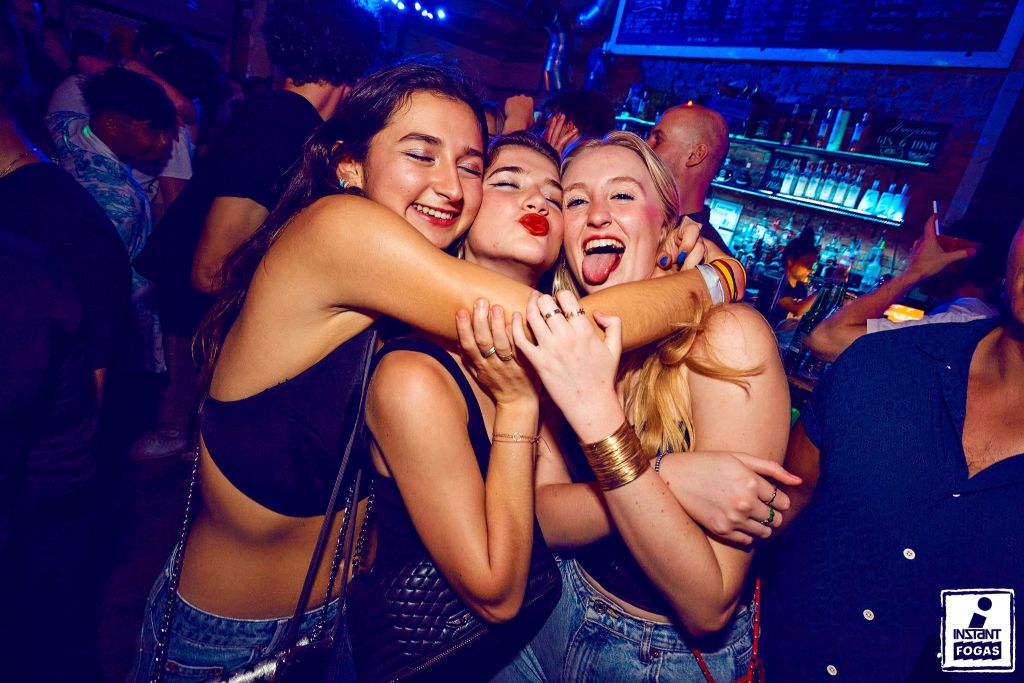 Party képek 2022.07.08. | Instant