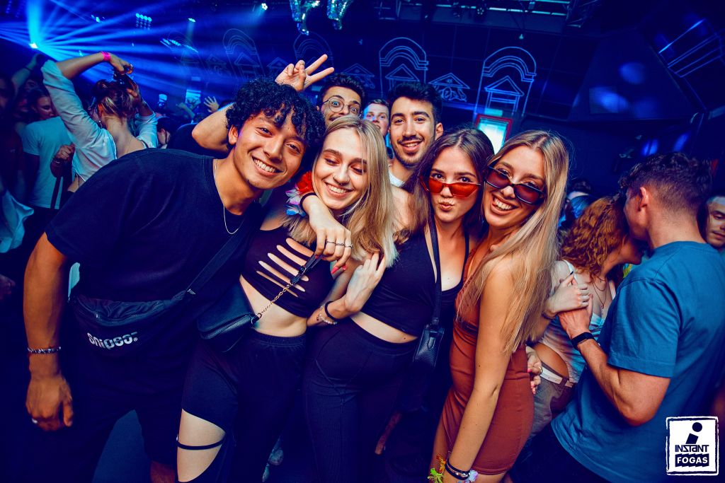 Party képek 2022.07.16. | Instant