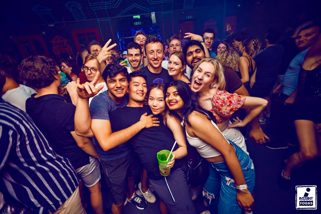 Party képek 2022.07.23. | Instant